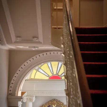 Hotell Albany House 3*