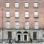 Albany House 3*