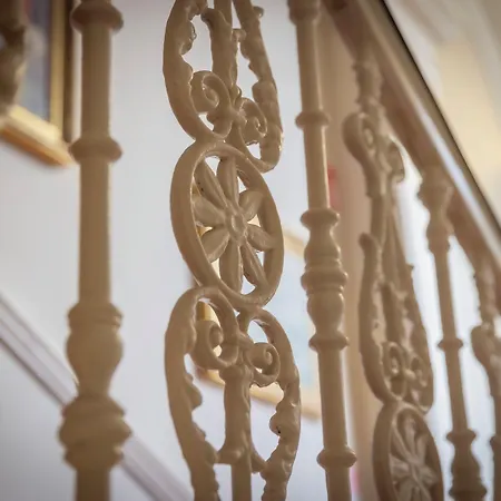 Albany House 3* Dublin