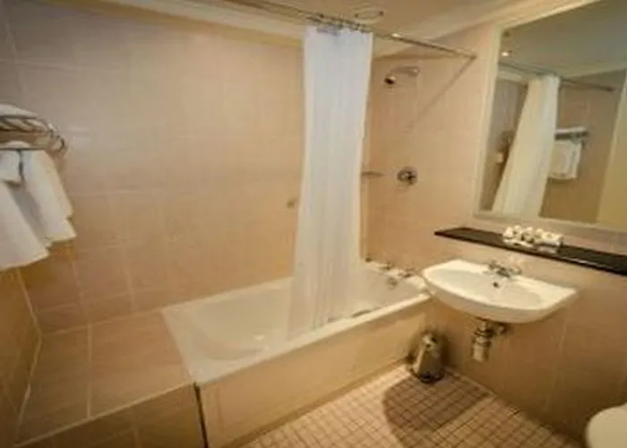 Albany House 3*
