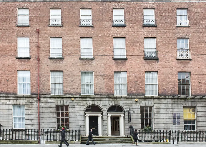 Albany House 3*