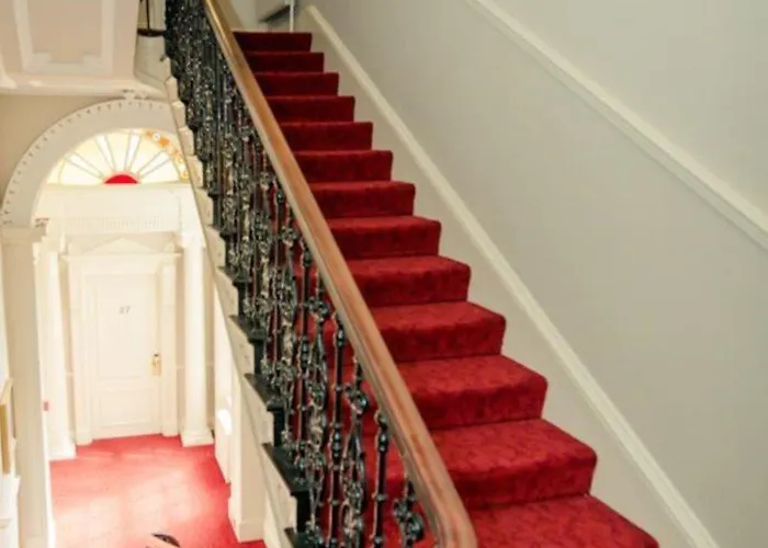 فندق Albany House