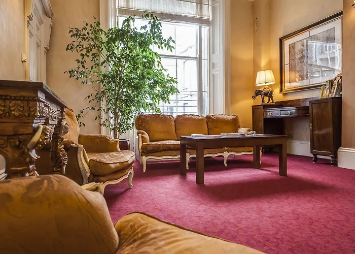 Albany House Hotel 3*