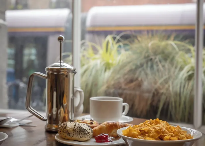 Ξενοδοχείο Albany House 3*