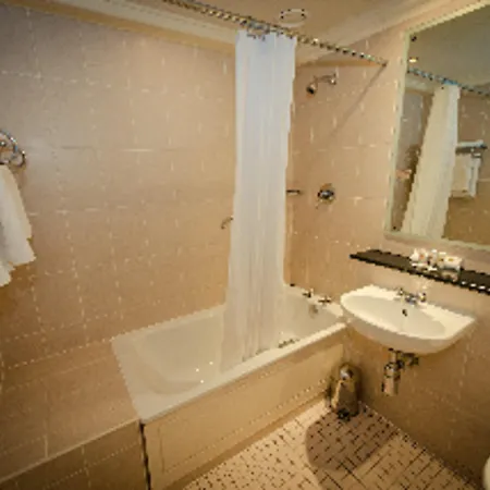Albany House Отель 3*