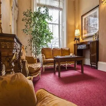 Albany House Отель 3*