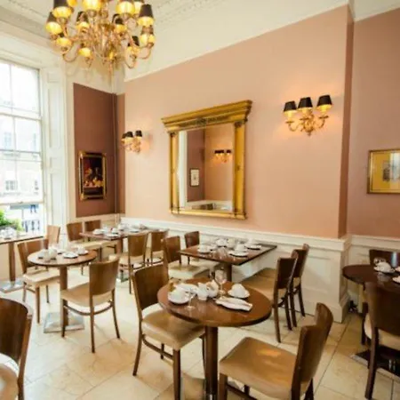 Отель Albany House 3*