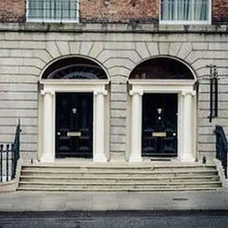 Отель Albany House 3*