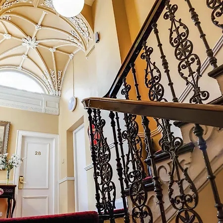 Albany House 3* Дублин