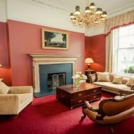 Albany House Отель