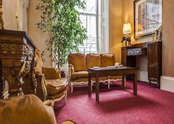 Albany House Отель 3*