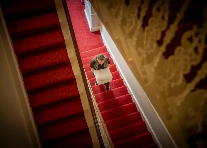 Albany House Отель