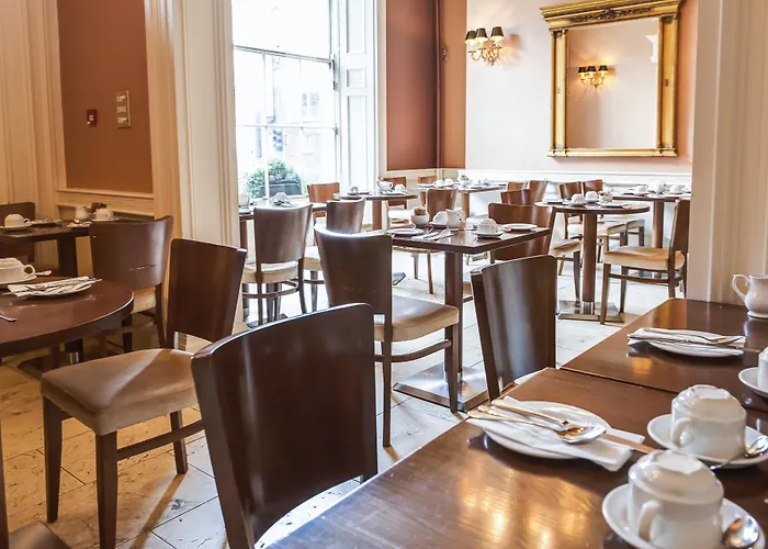 Albany House Отель